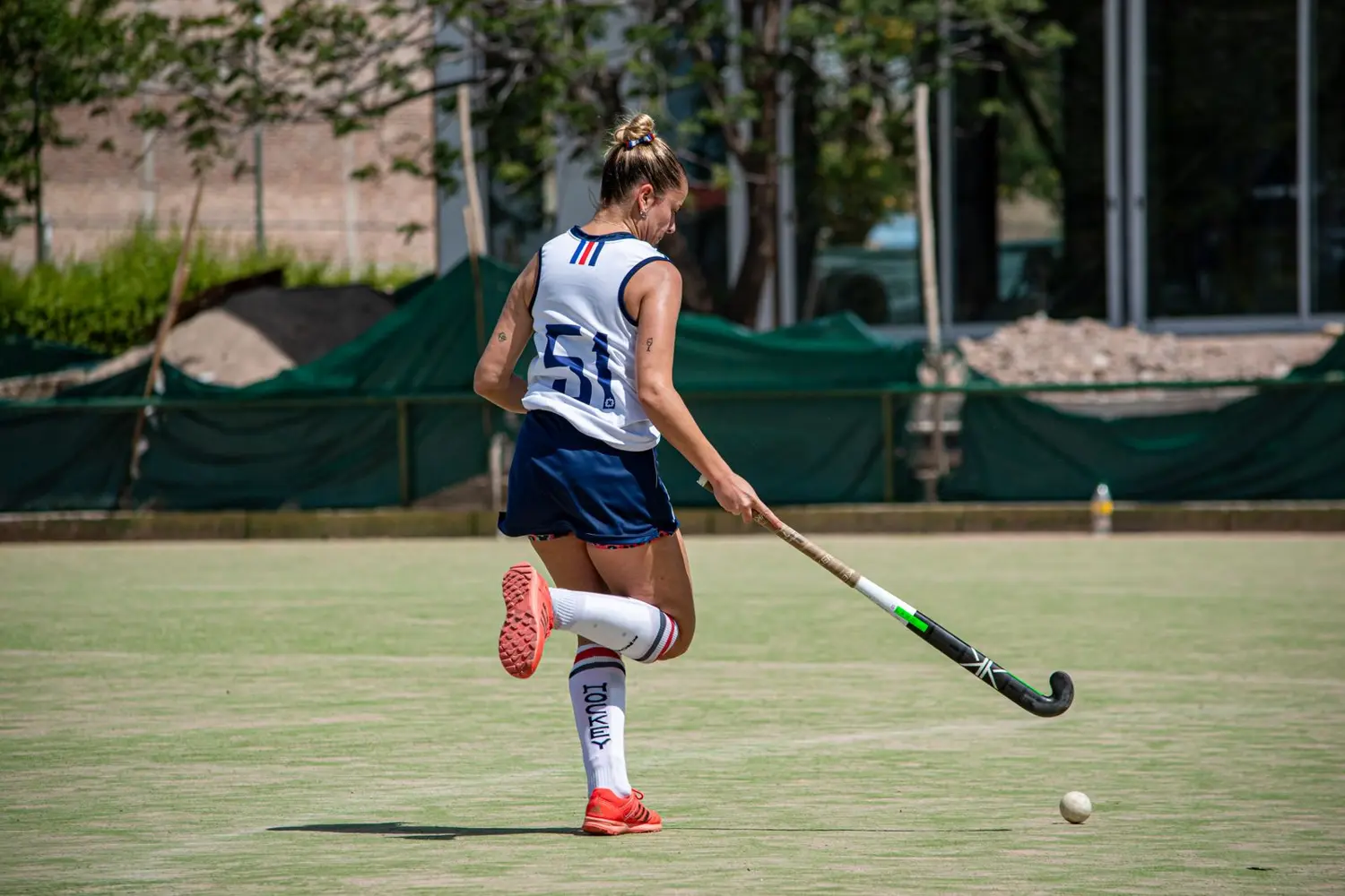 A young hockey player on the pitch